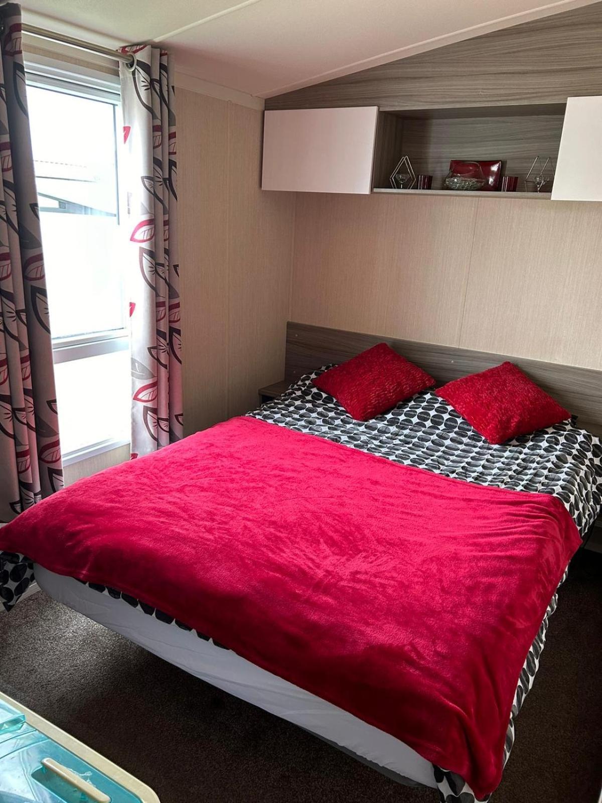 Lido Beach Caravan Prestatyn Exterior photo